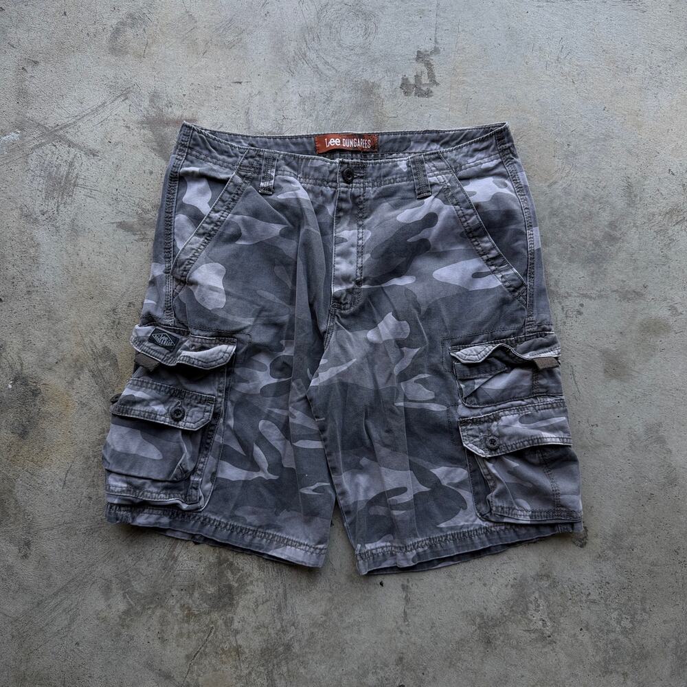 Vintage Y2K Lee Camo Cargo Shorts Gray Baggy Utility Size 32